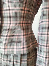 Charger l'image dans la galerie, 1940s - Gorgeous Pink & Black 2pc Viyella Wool Ensemble - W26/29 (66/74cm)