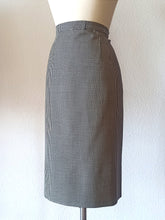 Load image into Gallery viewer, 1950s - Elegant Italian 2pc Soft Wool Suit - W31 (78cm)