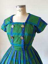 Cargar imagen en el visor de la galería, 1950s - RACELL, France - Stunning Green Blue Cotton Dress - W26 (66cm)