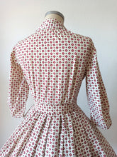 Charger l'image dans la galerie, 1950s - Gorgeous Italian Cotton Belted Dress - W26 (66cm)
