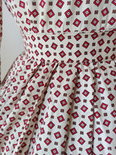 Charger l'image dans la galerie, 1950s - Gorgeous Italian Cotton Belted Dress - W26 (66cm)