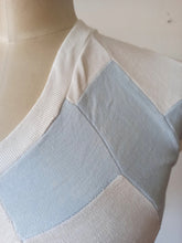 Cargar imagen en el visor de la galería, 1940s 1950s - DEADSTOCK - Gorgeous Blue Grey White Cotton Top - Sz 2