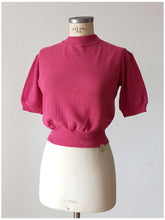 Cargar imagen en el visor de la galería, 1940s 1950s - DEADSTOCK - Gorgeous Strawberry Cotton Knit Jumper - Sz 3