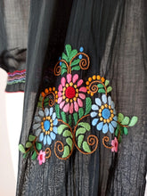 Carica l'immagine nel visualizzatore di Gallery, 1940s 1950s - ARTEX - Black Hungarian Embroidery Blouse - W29 (74cm)