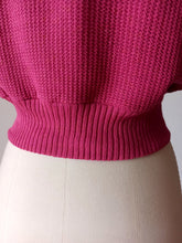 Cargar imagen en el visor de la galería, 1940s 1950s - DEADSTOCK - Gorgeous Strawberry Cotton Knit Jumper - Sz 3