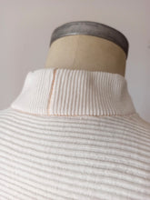 Charger l'image dans la galerie, 1950s - DARIO SOLES, Spain - Deadstock White Cropped Cardigan - Sz XS/S