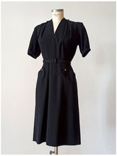 Carica l'immagine nel visualizzatore di Gallery, 1940s - Superb French Black Soft Wool Dress - W29 (74cm)