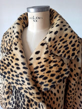 Charger l'image dans la galerie, 1950s - AZENS - LA FRANCE - Spectacular Cheetah Faux Coat