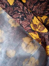 Charger l'image dans la galerie, 1950s - Exquisite French Autumnal Roseprint Dress - W27 (68cm)