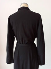Cargar imagen en el visor de la galería, 1940s - Superb Black Gabardine Wool Dress - W39 (100cm)