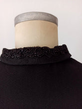 Cargar imagen en el visor de la galería, 1940s - Superb Black Gabardine Wool Dress - W39 (100cm)