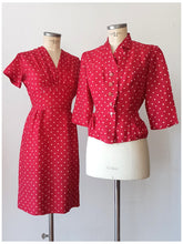 Cargar imagen en el visor de la galería, 1940s 1950s - Exquisite 2pc Red Dotted Dress Jacket - W28 (72cm)