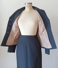 Cargar imagen en el visor de la galería, 1940s - Gorgeous Stone Blue Wool Ensemble - W27/24 (70/60cm)
