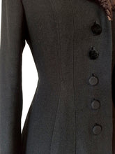 Cargar imagen en el visor de la galería, 1940s - Superb Black Wool Faux Fur Collar Long Coat - W30 (76cm)