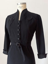 Cargar imagen en el visor de la galería, 1940s - Stunning Black Wool Belted Dress - W31 (80cm)