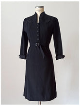 Cargar imagen en el visor de la galería, 1940s - Stunning Black Wool Belted Dress - W31 (80cm)