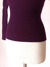 Carica l'immagine nel visualizzatore di Gallery, 1960s - MACAP, Spain - Deadstock Eggplant Color Turtleneck - Sz 3