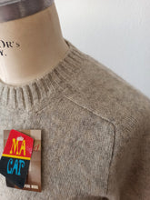 Laden Sie das Bild in den Galerie-Viewer, 1960s - MACAP, Spain - Deadstock Shetland Wool Sweater - Sz 5