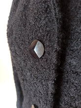 Cargar imagen en el visor de la galería, 1940s - PEREL, Paris - Stunning Black Ruffled Wool Coat