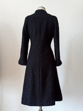 Cargar imagen en el visor de la galería, 1940s - PEREL, Paris - Stunning Black Ruffled Wool Coat