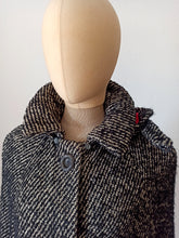 Load image into Gallery viewer, 1950s 1960s - Fabulous Wool Hooded Cape