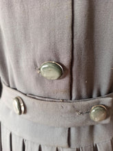 Laden Sie das Bild in den Galerie-Viewer, RESERVED DO NOT PURCHASE - 1940s - Exquisite Dark Grey Gab Wool Dress - W29 (74cm)