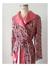 Carica l'immagine nel visualizzatore di Gallery, 1940s - Stunning Rayon Silk Housecoat