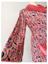 Carica l'immagine nel visualizzatore di Gallery, 1940s - Stunning Rayon Silk Housecoat