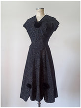 Charger l'image dans la galerie, 1950s - Stunning Black Glitter Dress - W30 (76cm)