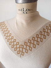 Charger l'image dans la galerie, 1950s - Gorgeous Zipper Back Wool Cropped Top - Sz 42