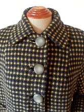 Cargar imagen en el visor de la galería, 1940s 1950s - Fabulous Black Mustard Wool Long Coat