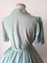 Charger l'image dans la galerie, 1950s - Marvelous Dusty Mint Silk Dress - W31.5 (80cm)