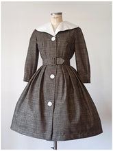 Laden Sie das Bild in den Galerie-Viewer, 1950s 1960s - Adorable Grey Wool Dress - W27 (68cm)