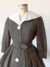 Laden Sie das Bild in den Galerie-Viewer, 1950s 1960s - Adorable Grey Wool Dress - W27 (68cm)