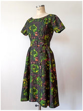 Load image into Gallery viewer, 1950s - PARIS - Stunning Green Abstract Floral Cotton Dress - W27.5 (70cm)