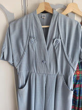 Laden Sie das Bild in den Galerie-Viewer, 1940s 1950s - Joblot x 4 Dresses