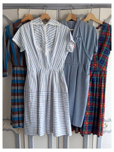 Laden Sie das Bild in den Galerie-Viewer, 1940s 1950s - Joblot x 4 Dresses