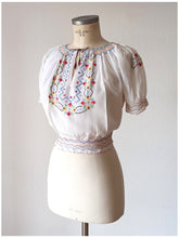 Load image into Gallery viewer, 1950s - Adorable Hungarian Embroidery Blouse - W31.5 (80cm)