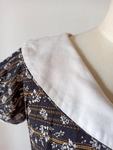 Load image into Gallery viewer, 1950s - KAY WINDSOR, USA - Adorable Floral Cotton Dress - W27 (68cm)