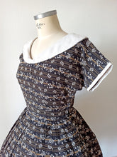 Load image into Gallery viewer, 1950s - KAY WINDSOR, USA - Adorable Floral Cotton Dress - W27 (68cm)