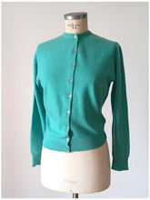 Cargar imagen en el visor de la galería, 1950s - PRINGLE, Scotland - Turquoise Cashmere Cardigan