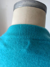Cargar imagen en el visor de la galería, 1950s - BALLANTYNE, Scotland - Precious Cashmere Cardigan