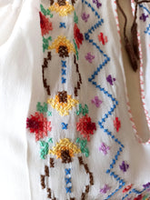 Load image into Gallery viewer, 1950s - Adorable Hungarian Embroidery Blouse - W31.5 (80cm)