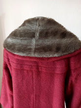 Cargar imagen en el visor de la galería, 1950s - Fabulous Heavy Wool Faux Fur Coat