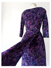 Charger l'image dans la galerie, 1950s 1960s - Stunning Italian Soft Velvet Dress - W27.5 (70cm)