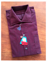 Cargar imagen en el visor de la galería, 1950s - JERONIMO SANZ, Spain - Deadstock Wine Shirt with Box - Sz M/L
