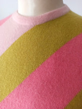 Load image into Gallery viewer, 1950s 1960s - BALLANTYNE, Scotland - Cashmere Sweater