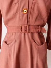 Cargar imagen en el visor de la galería, 1940s - Gorgeous Light Brick Gabardine Dress - W30 (76cm)