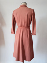 Cargar imagen en el visor de la galería, 1940s - Gorgeous Light Brick Gabardine Dress - W30 (76cm)