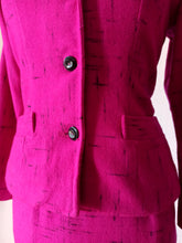 Load image into Gallery viewer, 1950s - REISS MANN - Stunning Fuchsia Atomic Print Wool Ensemble - W26/27 (66/68cm)
